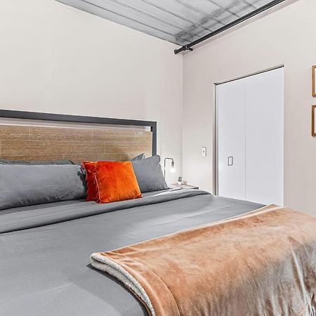 Spacious 2 King Bed Downtown Central To It All アナーバー エクステリア 写真