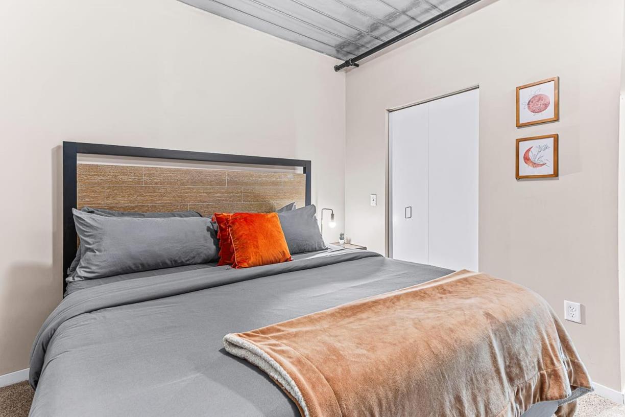 Spacious 2 King Bed Downtown Central To It All アナーバー エクステリア 写真