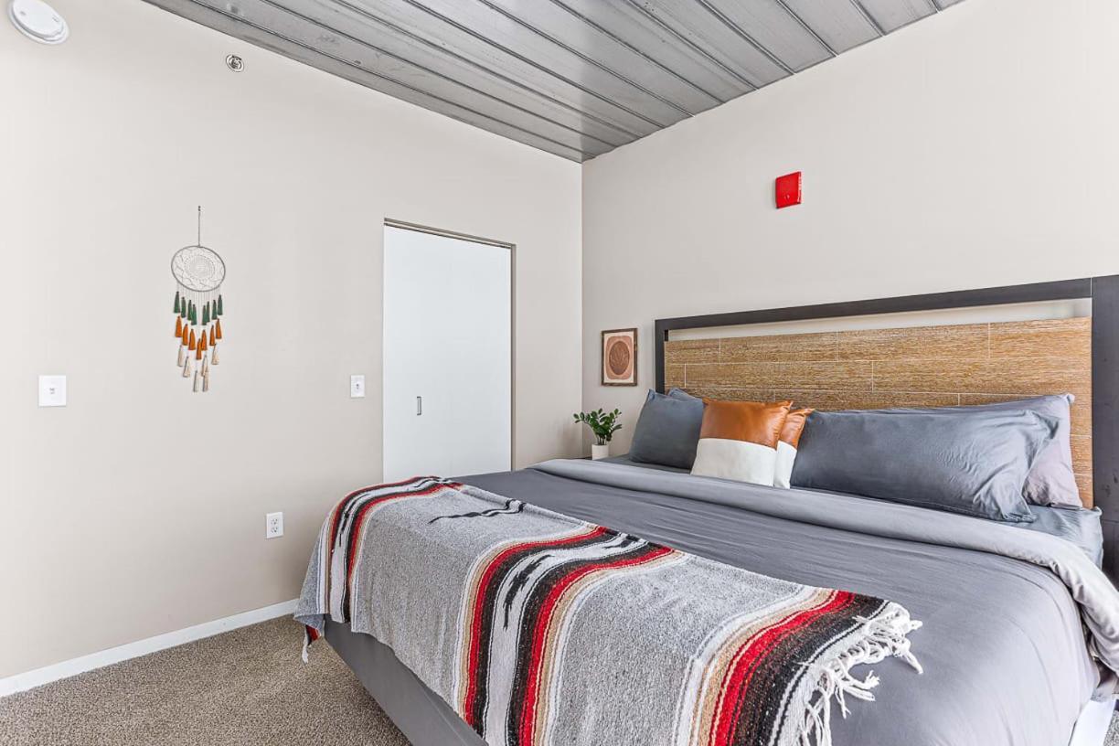 Spacious 2 King Bed Downtown Central To It All アナーバー エクステリア 写真